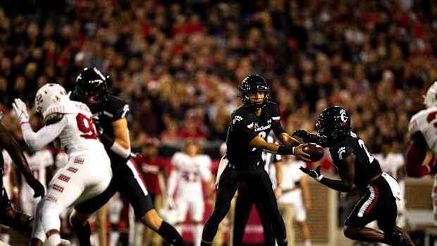 Desmond Ridder and Jerome Ford Cincinnati Bearcats